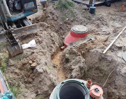 Trench for sewer pipe VOC SANI