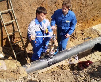 Checking the gas pipeline for leaks
