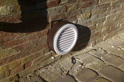 Grill sur la vanne de ventilation