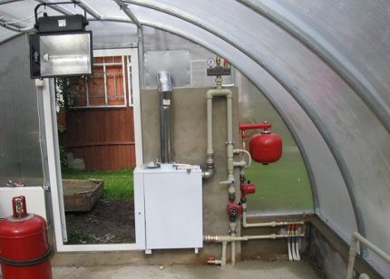 Option for piping a floor-standing gas boiler 