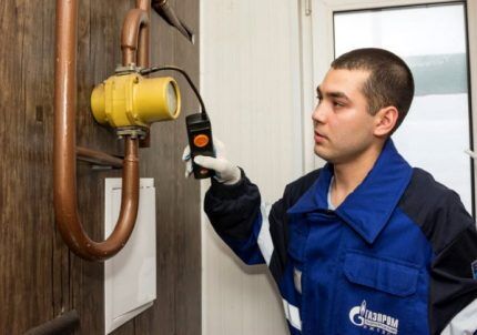 Vérification des fuites de gaz à l'entrée