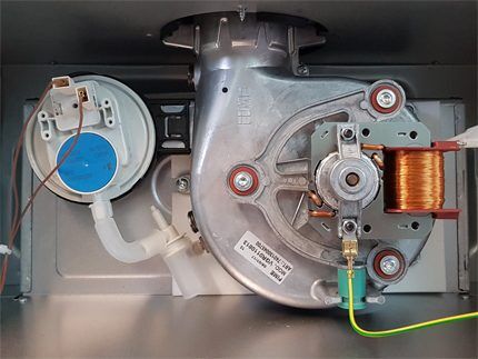 Système d'évacuation des produits de combustion de la chaudière Ariston