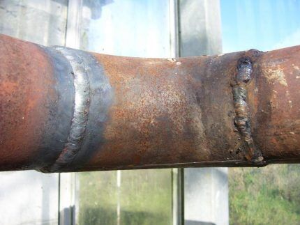 Welds on a gas pipe