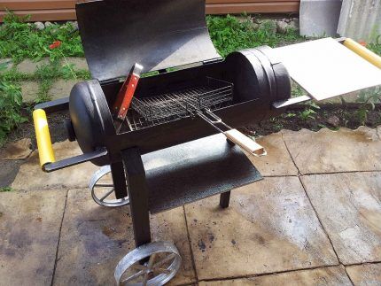 Barbecue from a cylinder 