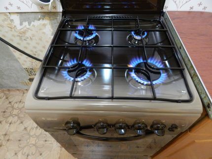 Cuisinière au gaz incluse