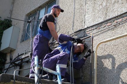 Les réparateurs ont bouché le tuyau de gaz