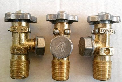 Valves for cylinder 