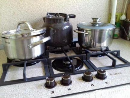 Kettle and pots on the hob