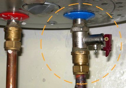 Wall-mounted boiler drain valve