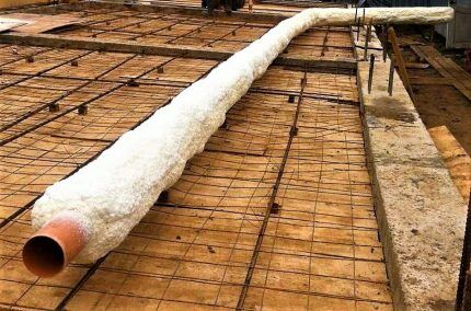 Pipe with PPU insulation