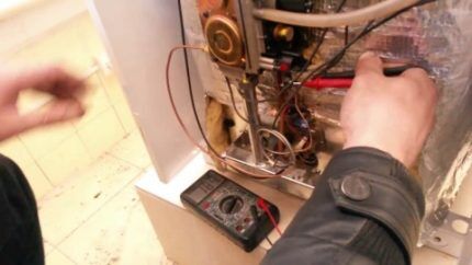 Checking the electrical connections of a gas boiler