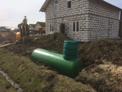 Installation of a gas tank in a pit for a private house