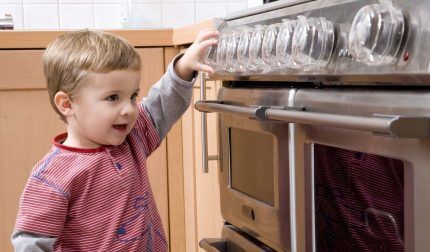 Proteggere il fornello a gas dai bambini