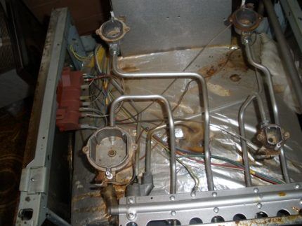 Gas stove with automatic ignition