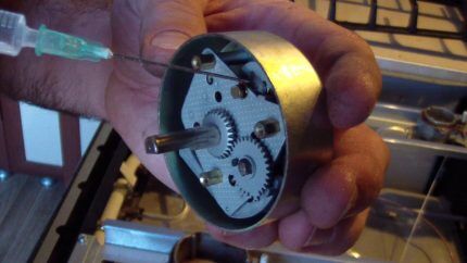 Lubricating the Stove Timer