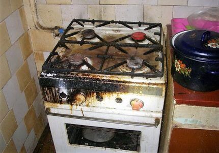 Cuisinière à gaz après explosion