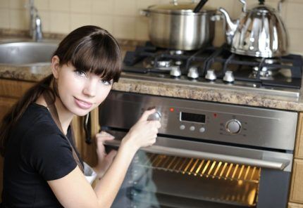 Lighting up a gas oven