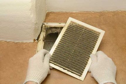 Removing the ventilation grille for subsequent cleaning