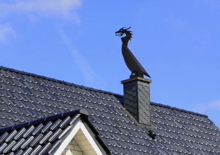 Deflector weather vane on the ventilation pipe