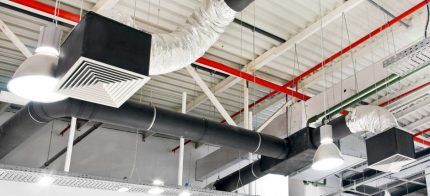 Double hangers for fixing air ducts