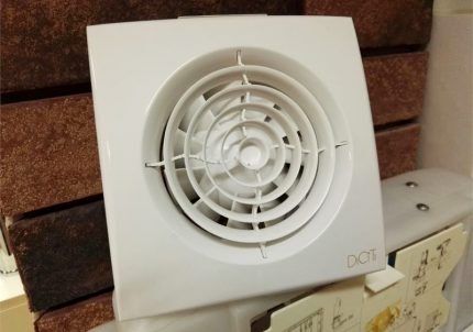 Ventilador axial doméstico