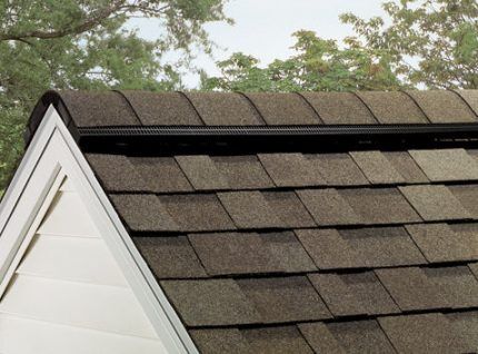 Example of ridge ventilation under shingles