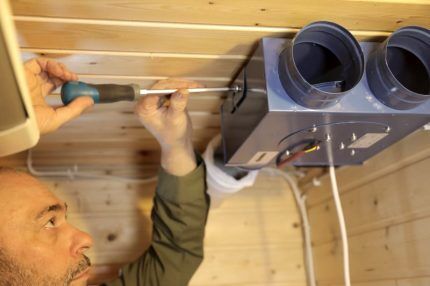 Installation de ventilation dans la maison de campagne