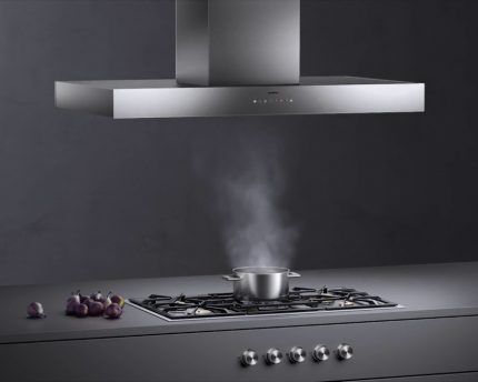 Hotte sur cuisinière