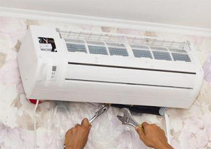 Removing the internal air conditioner module