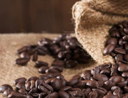 Coffee beans in the fight against humidity