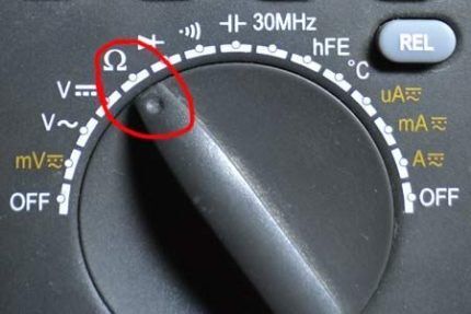 Measuring the resistance of air conditioner temperature sensors