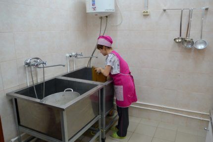 L’importance de contrôler les niveaux d’humidité dans les installations de lavage des services alimentaires.