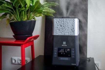 Stylish ultrasonic humidifier