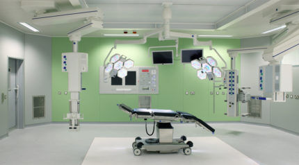 Chamber for surgical procedures
