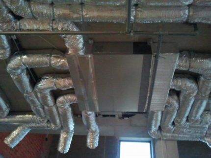 Thermally insulated ventilation ducts