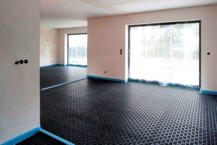 Profile insulation for water floors