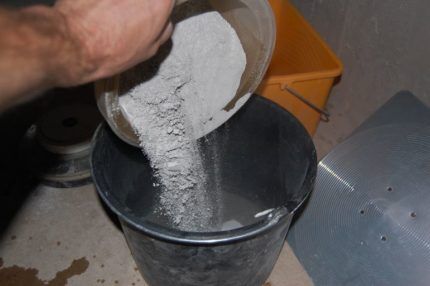 Dilution of dry mixture for waterproofing