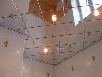 Cassette ceiling in the bathroom