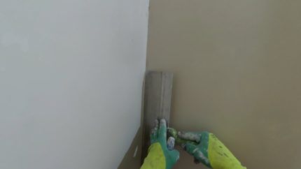 Leveling the wall in the bathroom