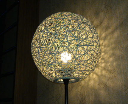 Frameless lampshade