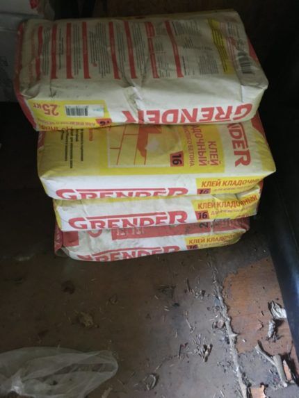 Glue bags for aerated concrete blocks