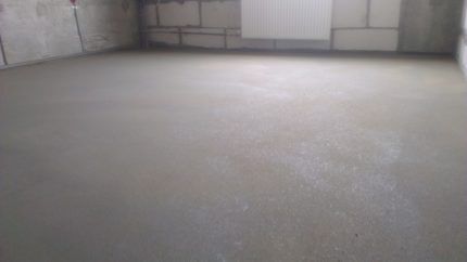 Empty room with concrete floor screed