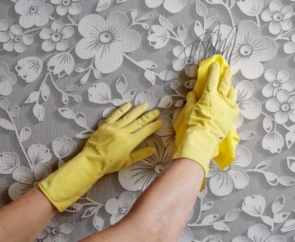 Removing pencil marks from wallpaper