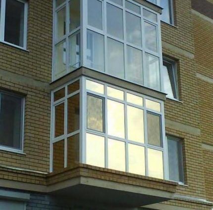 Balcony with mirror tinting