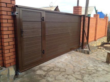 Example of a sliding gate