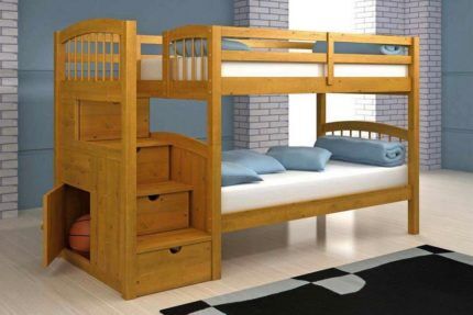 Bunk bed na may mga drawer