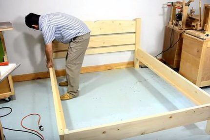 Gluing bed parts