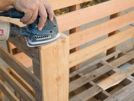 Pallet sanding