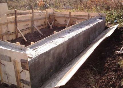 Dismantling wooden formwork