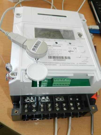 Connecting an electric meter